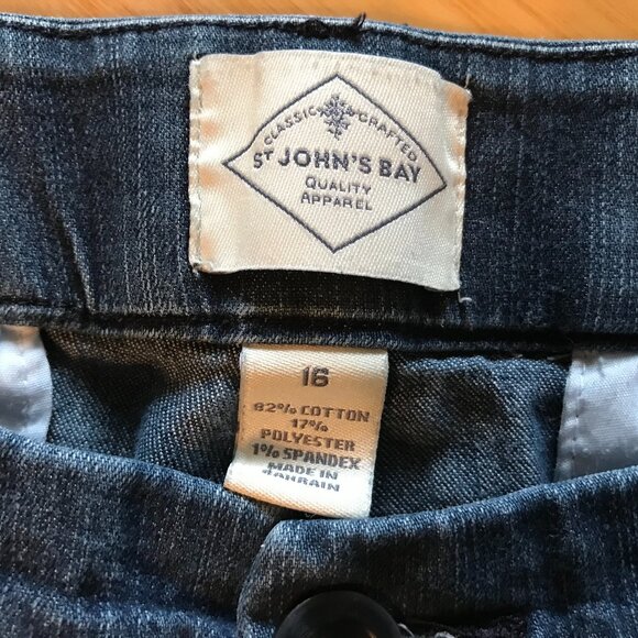 Patchwork Capris Shorts: Upcycled 4th Of July Patriotic Jeans, Women's Size 16 - Picture 5 of 13